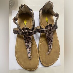 Volatile thong sandals 7